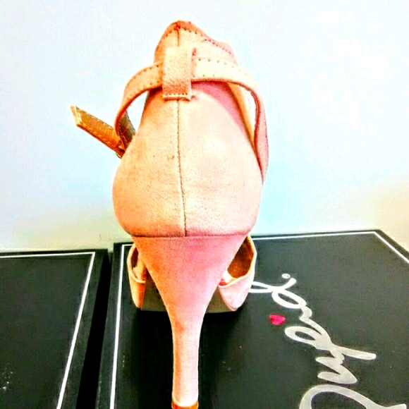 NEW! CUTE! Soft Pink Heels! - Picture 3 of 4